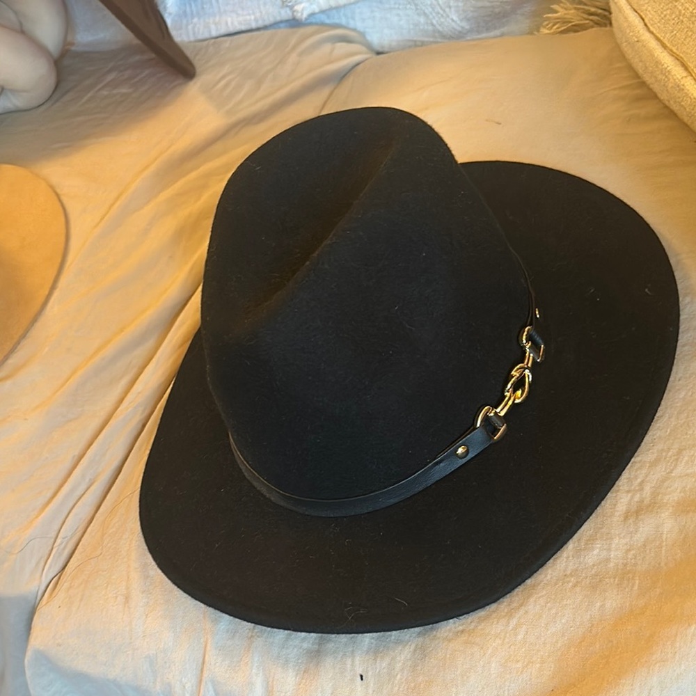 Stylish Black Fedora Hat with Gold Chain Detail